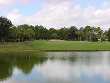 A view of the 7th green at River Hills Country Club